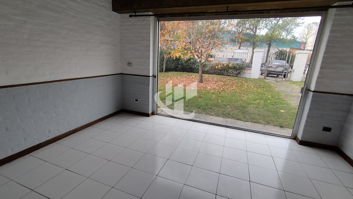 Casa ID.562 - Alquiler Anual, casa ideal para comercio en Punta del Este 