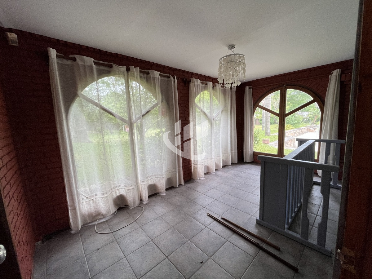 Casa ID.480 - Venta, casa, 3 dormitorios y dependencia, con piscina, Jardines de Cordoba, Punta del Este