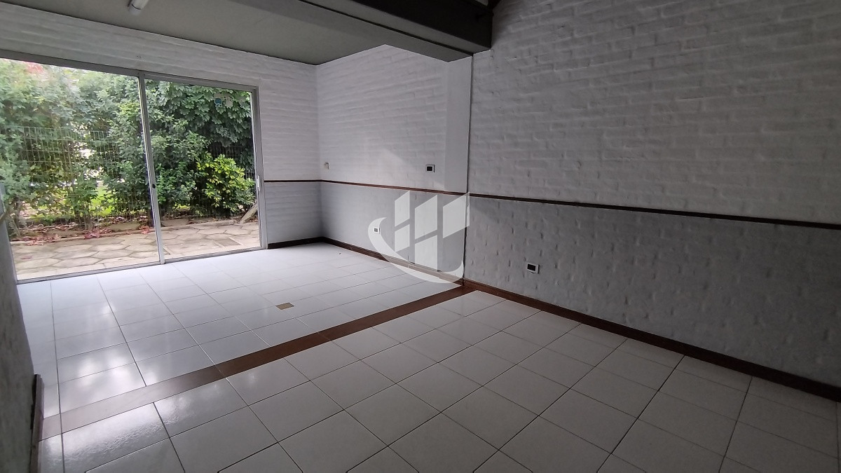 Casa ID.562 - Alquiler Anual, casa ideal para comercio en Punta del Este 