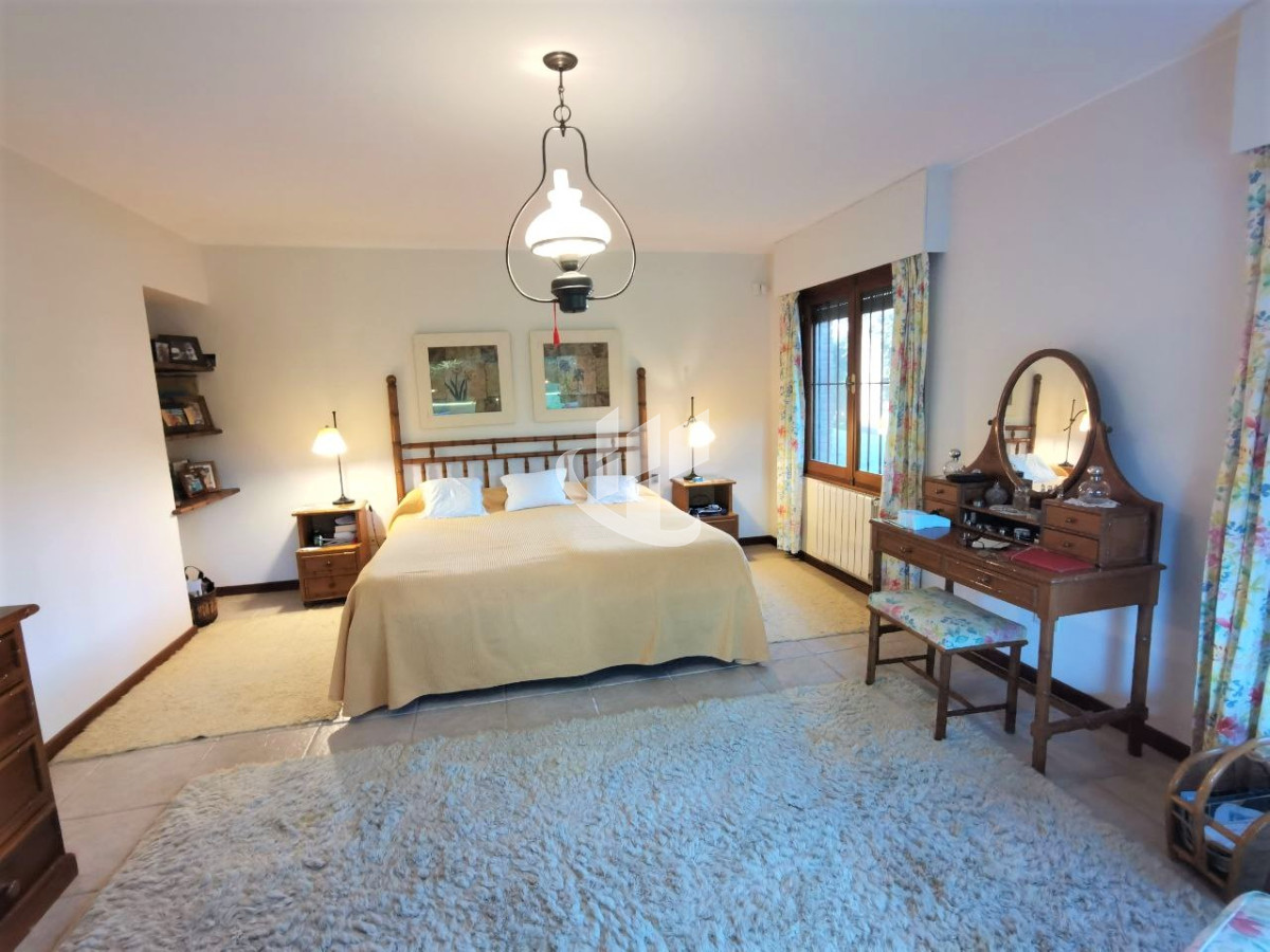 Casa ID.566 - Venta, casa, 3 dormitorios, Brava, Punta del Este