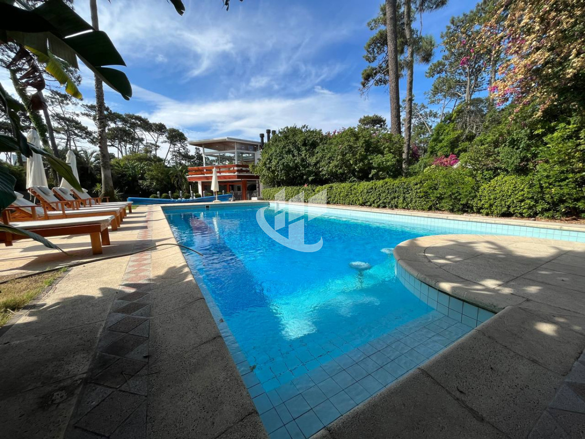 Casa ID.471 - Venta, casa, 5 dormitorios, piscina, Mansa, Punta del Este