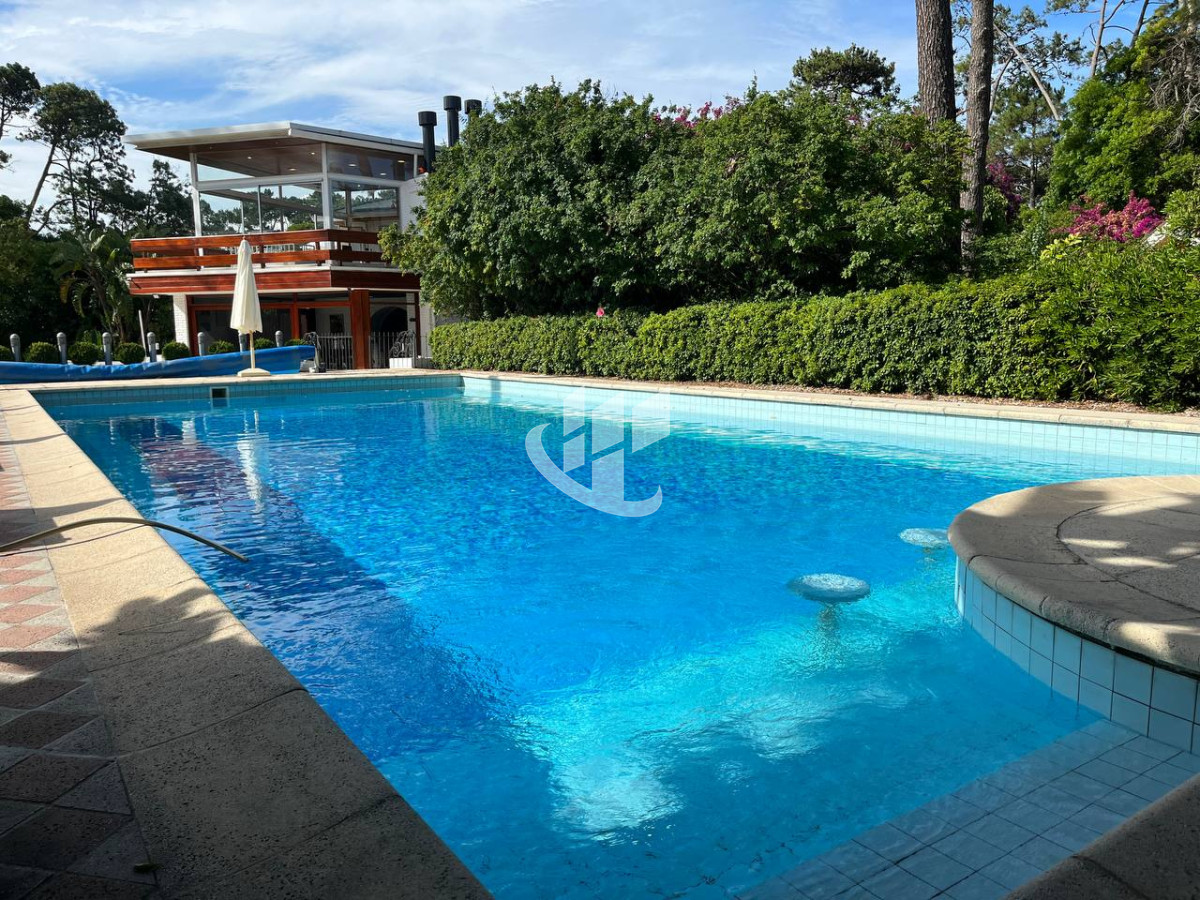 Casa ID.471 - Venta, casa, 5 dormitorios, piscina, Mansa, Punta del Este