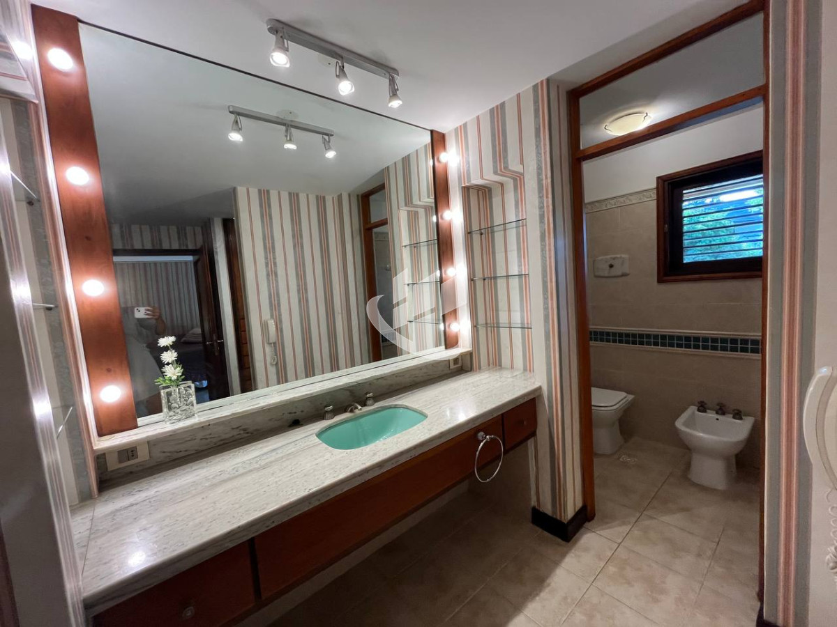 Casa ID.471 - Venta, casa, 5 dormitorios, piscina, Mansa, Punta del Este