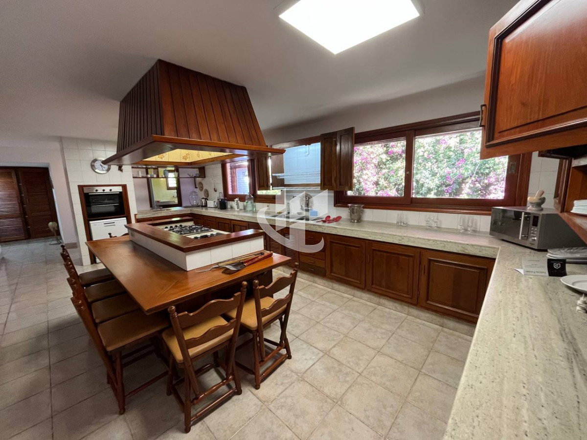 Casa ID.471 - Venta, casa, 5 dormitorios, piscina, Mansa, Punta del Este