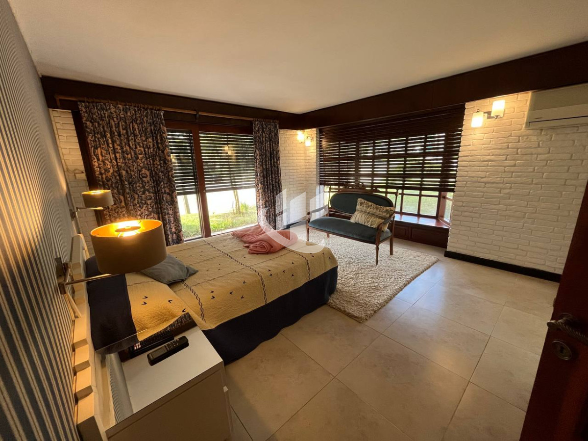 Casa ID.471 - Venta, casa, 5 dormitorios, piscina, Mansa, Punta del Este