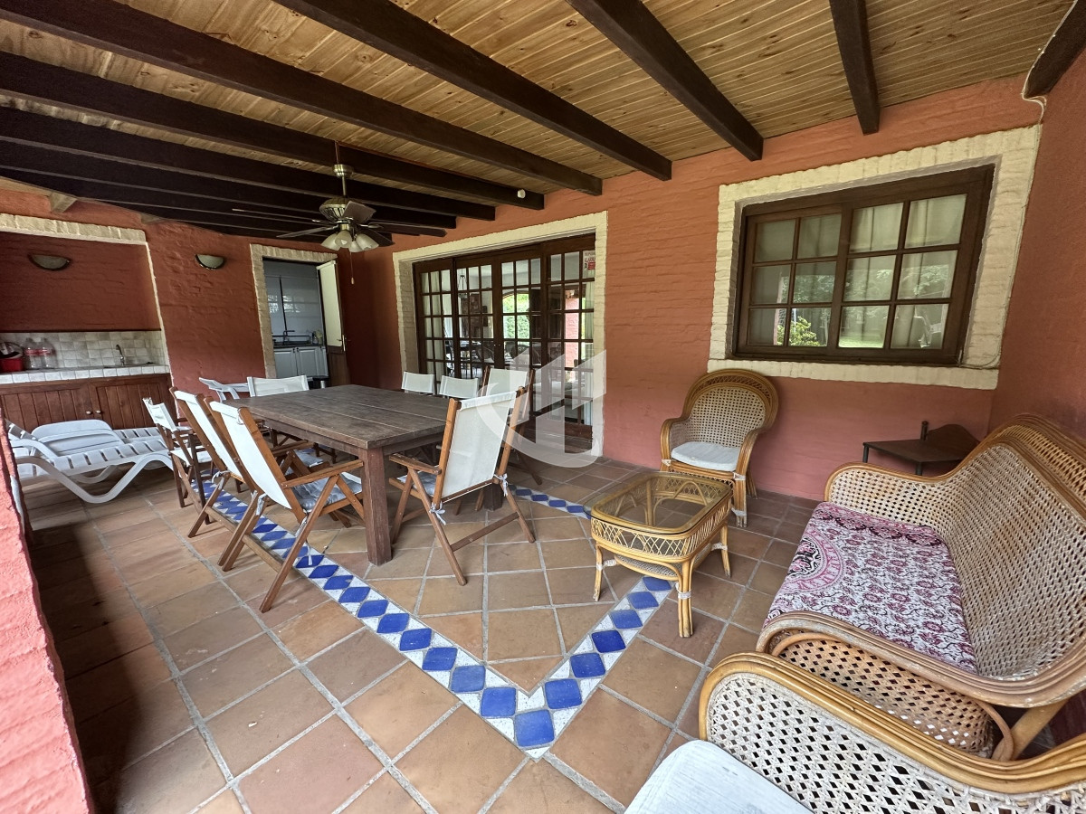 Casa ID.899 - Alquiler de casa de 5 dorm en temporada, con gran piscina y barbacoa 