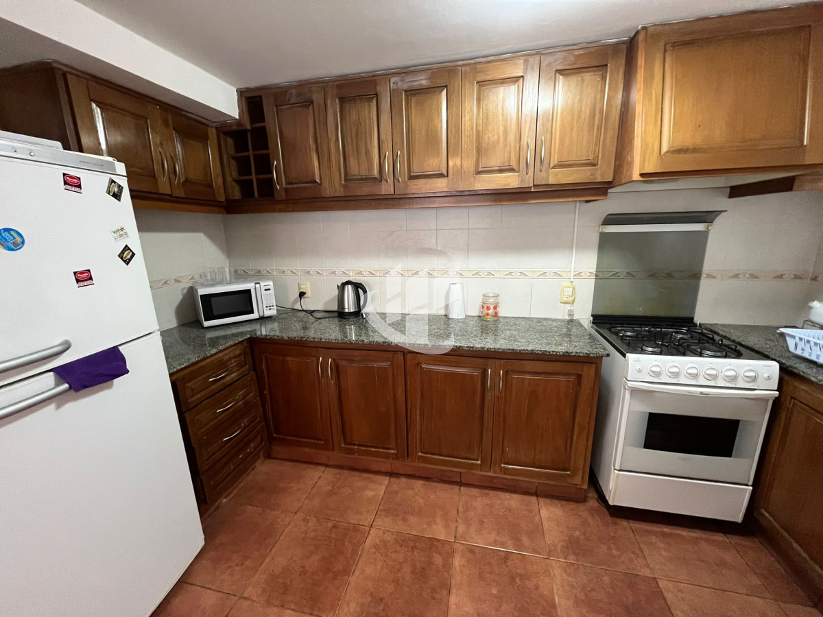 Casa ID.456 - Casa en alquiler anual de 4 dormitorios en PUNTA DEL ESTE zona BRAVA