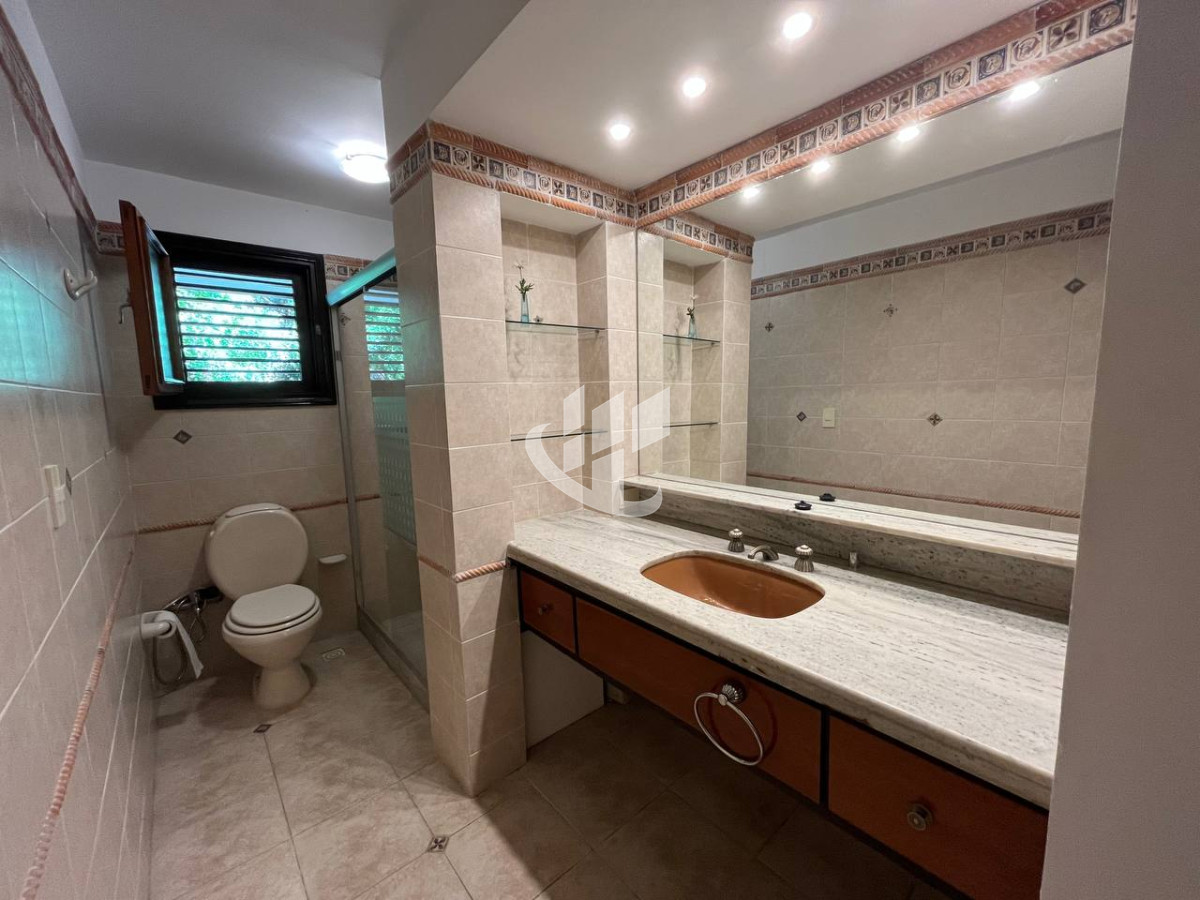 Casa ID.471 - Venta, casa, 5 dormitorios, piscina, Mansa, Punta del Este