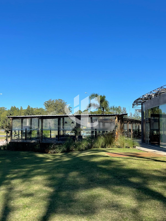 Local Comercial ID.1080 - Excelente local en alquiler anual - Punta Ballena