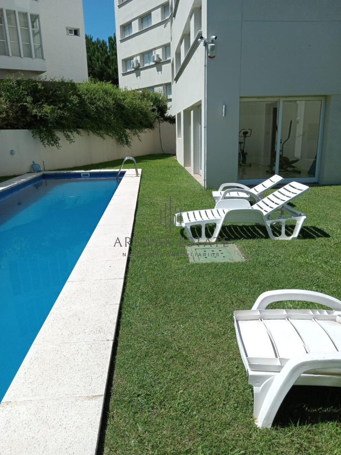 Apartamento ID.2353 - Alquiler anual de 4 dormitorios en Punta del Este 