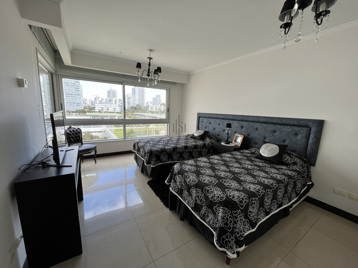 Apartamento ID.2491 - Lujoso apartamento en VENTA, Brava, Punta del Este