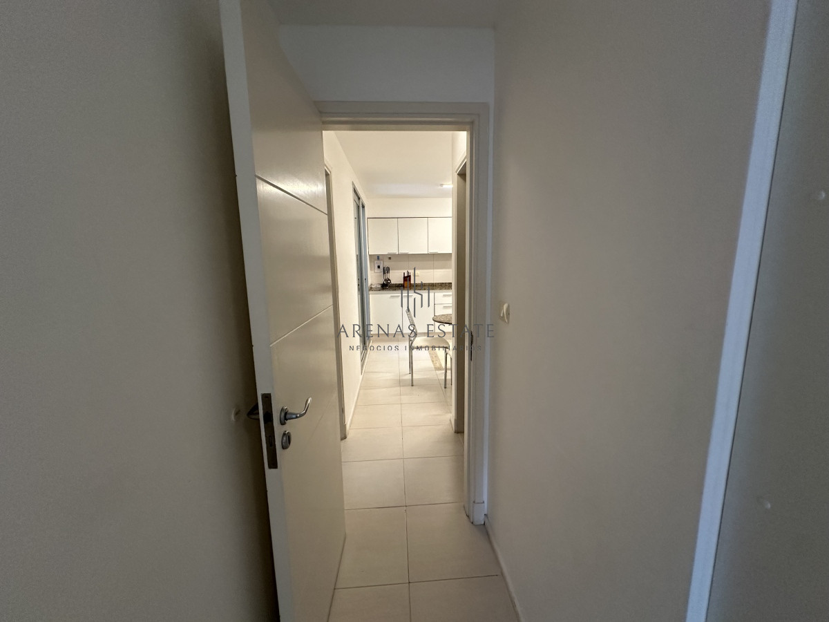 Apartamento ID.2761 - Excepcional apartamento piso alto en alquiler anual de 3 dormitorios más dependencia- Brava Punta del Este 