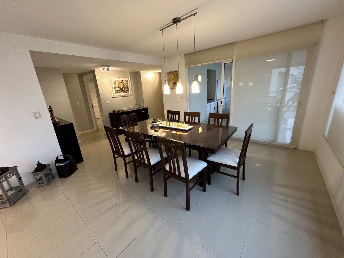 Apartamento ID.2353 - Alquiler anual de 4 dormitorios en Punta del Este 