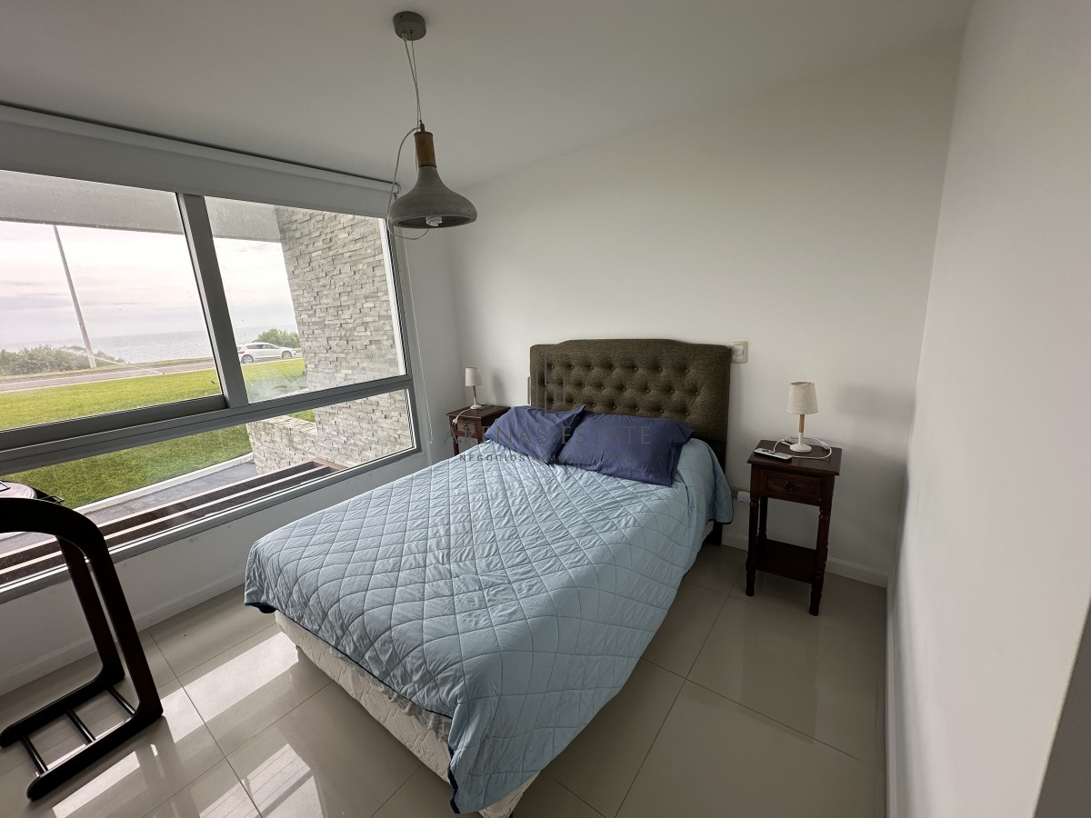 Apartamento ID.2290 - Apartamento en venta de 3 dormitorios mas dependencia ubicado en prmera linea de la Mansa , Punta del Este 