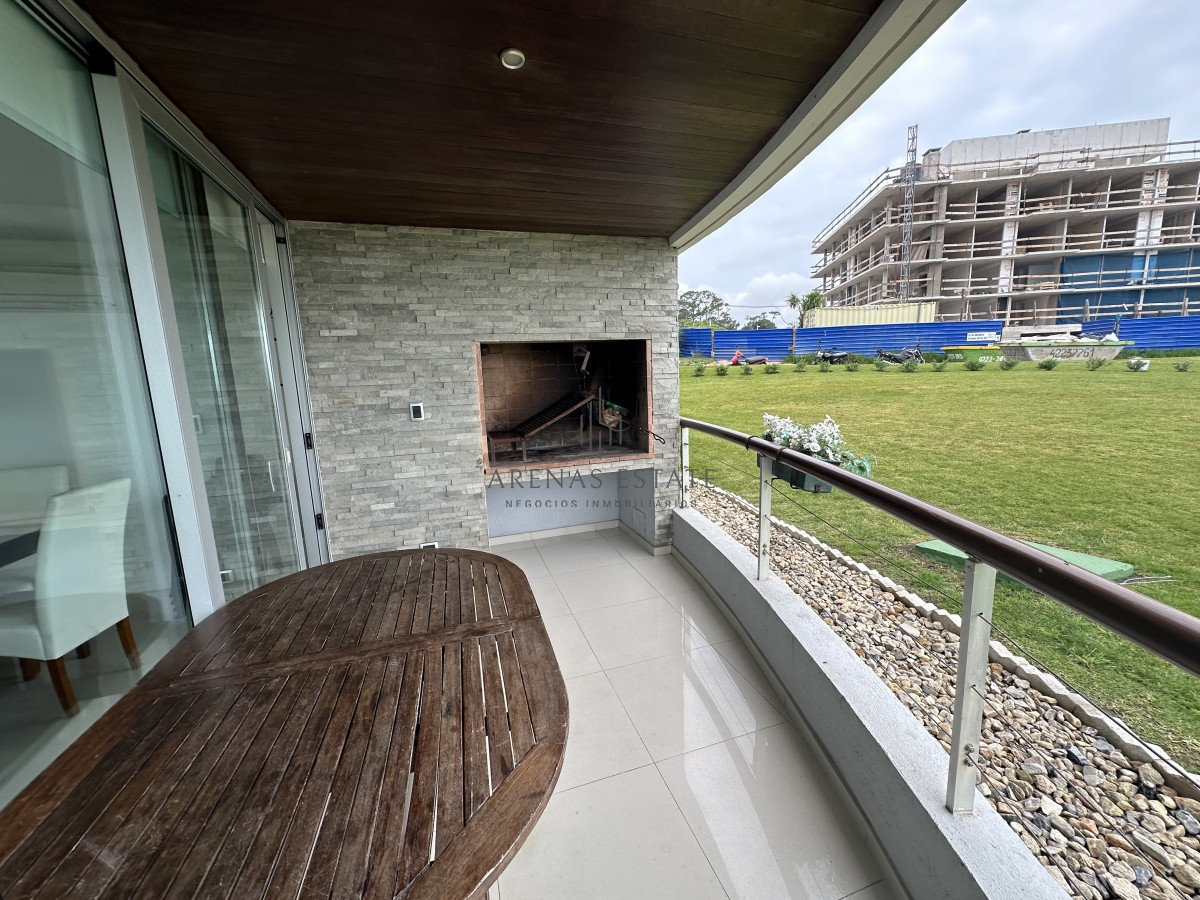 Apartamento ID.2290 - Apartamento en venta de 3 dormitorios mas dependencia ubicado en prmera linea de la Mansa , Punta del Este 