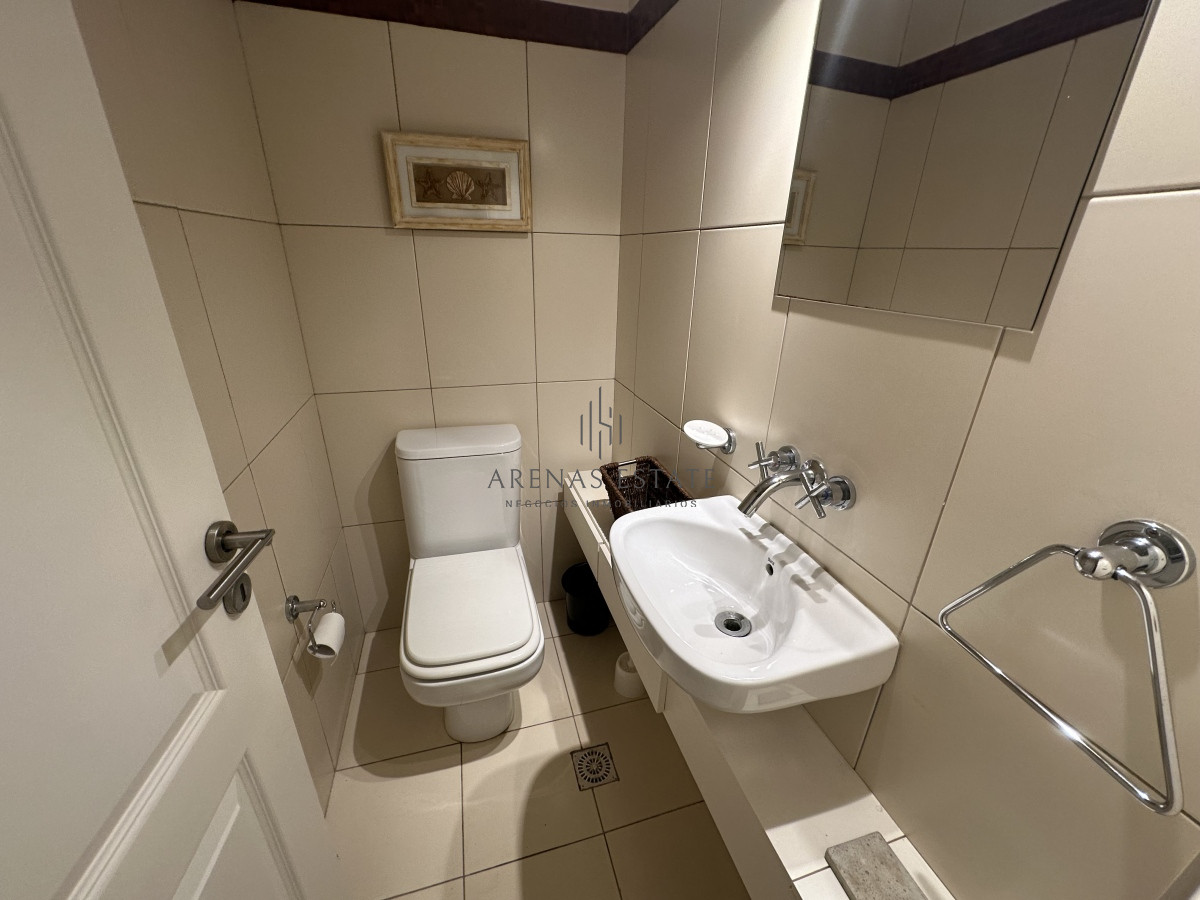Apartamento ID.2353 - Alquiler anual de 4 dormitorios en Punta del Este 