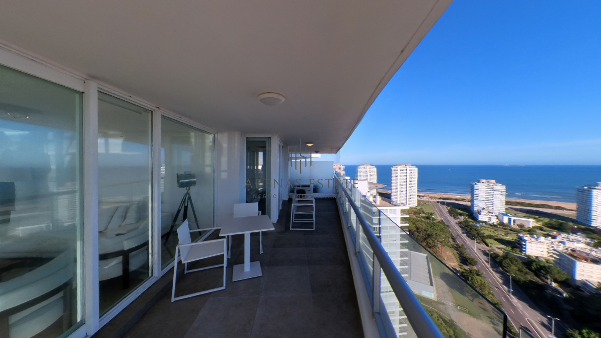 Apartamento ID.2543 - Penhouse duplex en Edificio One I en Venta- Punta del Este