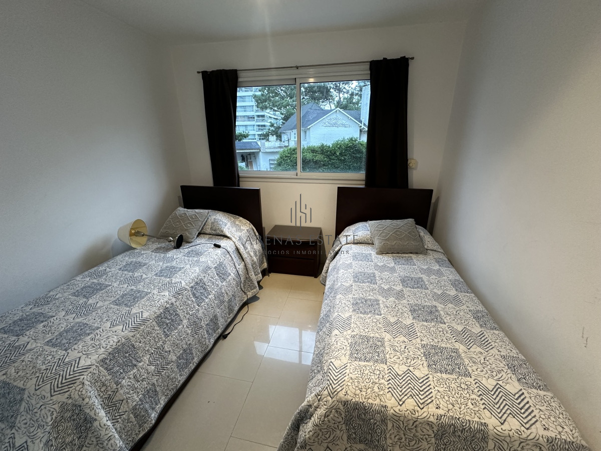 Apartamento ID.2353 - Alquiler anual de 4 dormitorios en Punta del Este 