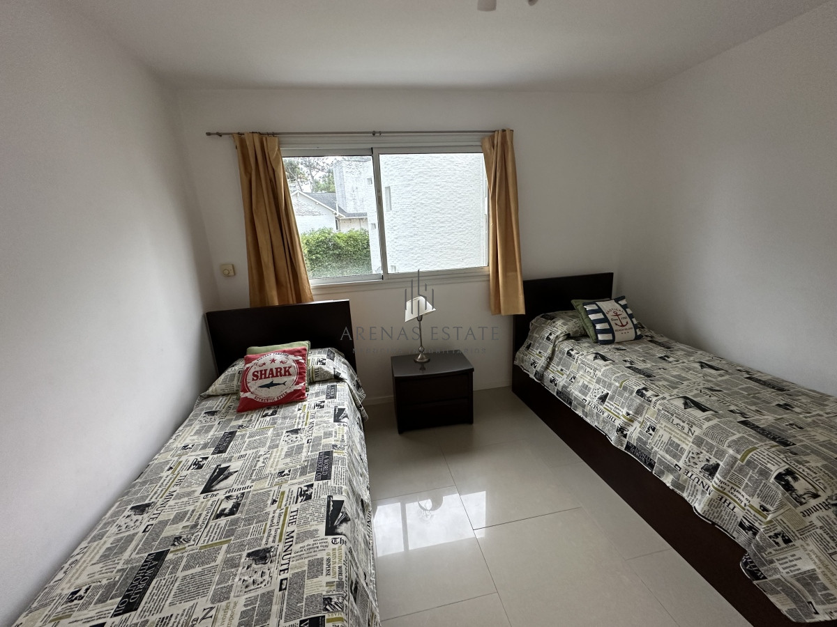 Apartamento ID.2353 - Alquiler anual de 4 dormitorios en Punta del Este 