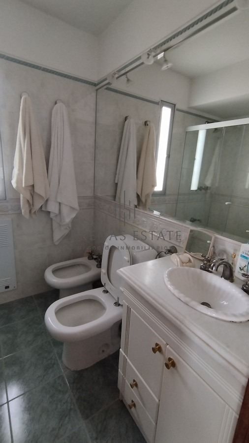 Apartamento ID.2455 - Duplex en venta de 3 dormitorios y gran barbacoa en PENÍNSULA- PUNTA DEL ESTE