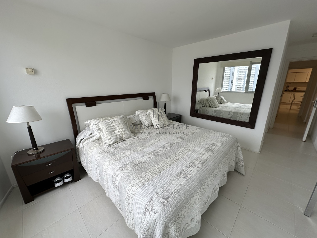 Apartamento ID.2761 - Excepcional apartamento piso alto en alquiler anual de 3 dormitorios más dependencia- Brava Punta del Este 