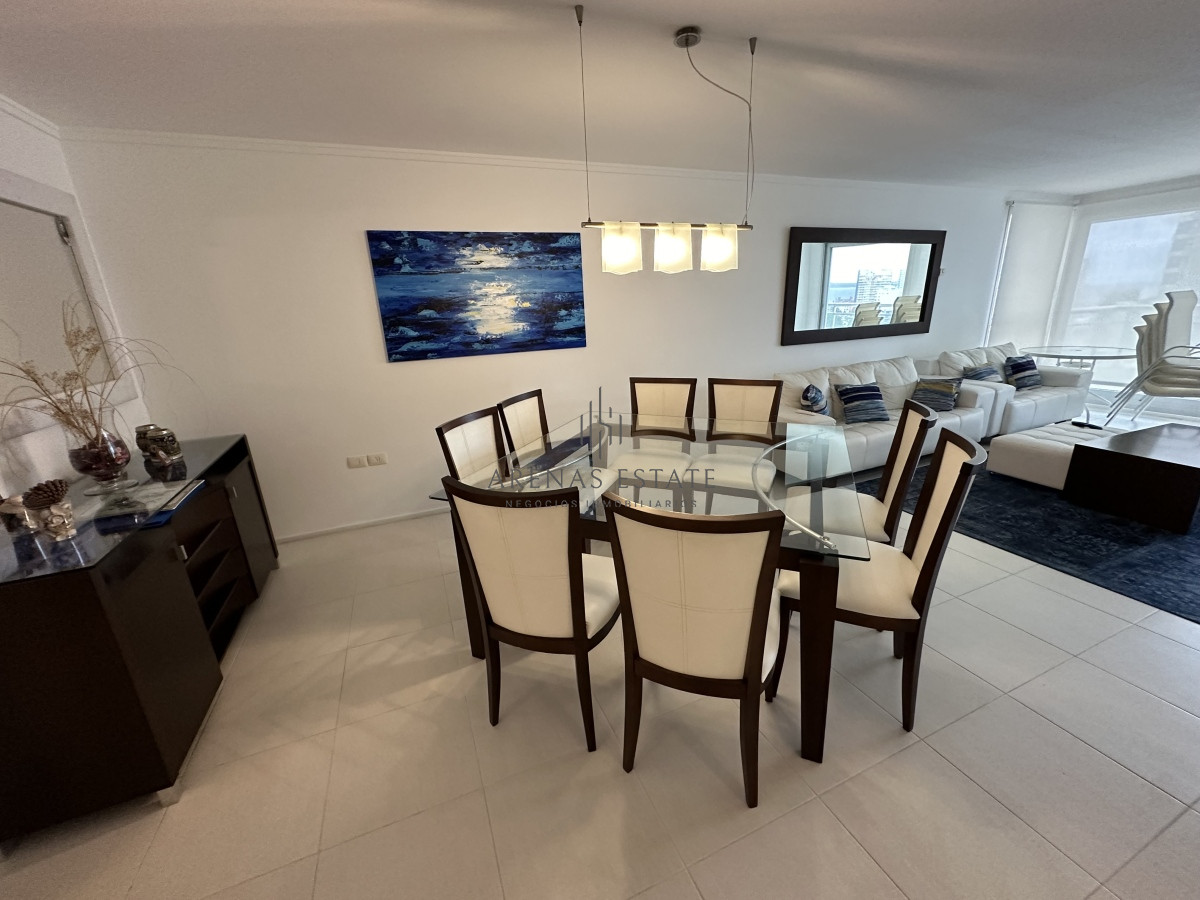 Apartamento ID.2761 - Excepcional apartamento piso alto en alquiler anual de 3 dormitorios más dependencia- Brava Punta del Este 