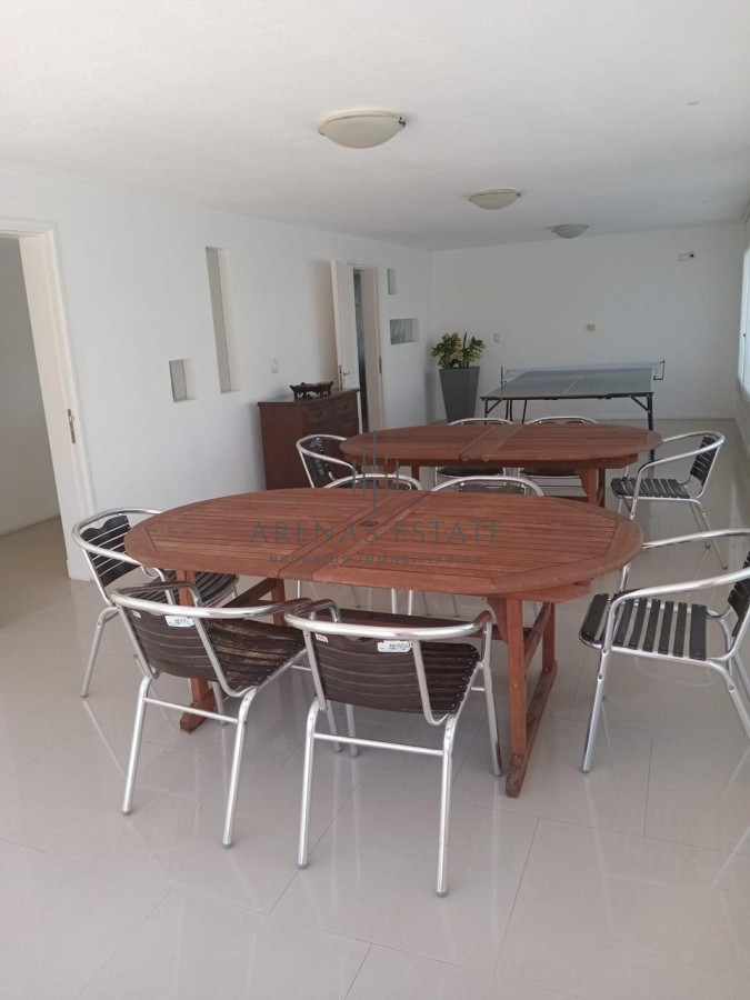 Apartamento ID.2353 - Alquiler anual de 4 dormitorios en Punta del Este 