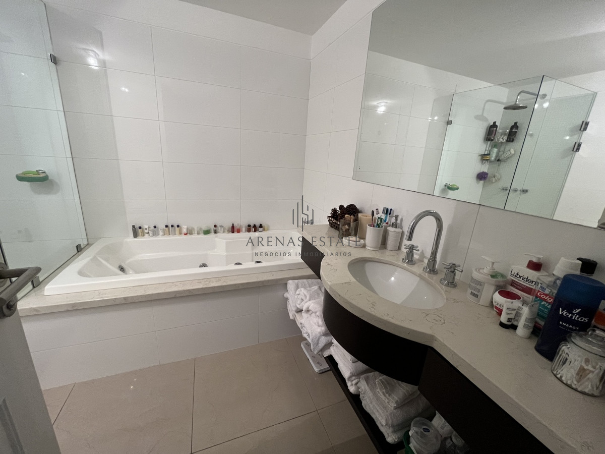 Apartamento ID.2491 - Lujoso apartamento en VENTA, Brava, Punta del Este