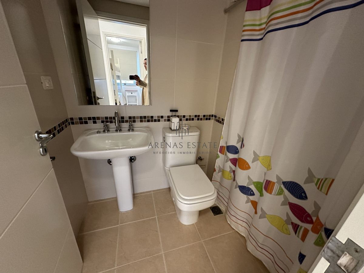 Apartamento ID.2761 - Excepcional apartamento piso alto en alquiler anual de 3 dormitorios más dependencia- Brava Punta del Este 