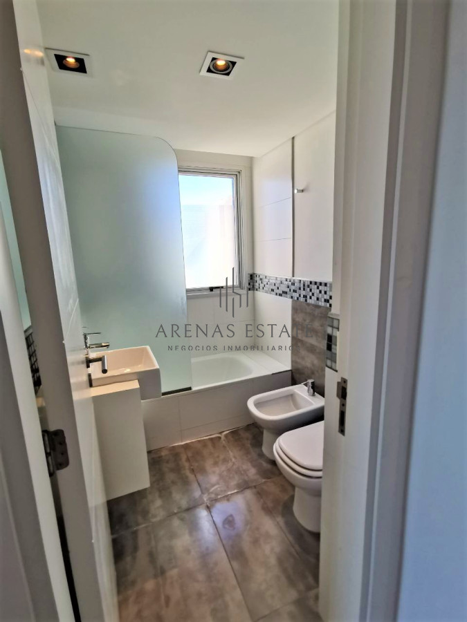 Apartamento ID.2289 - Excelente Penthouse en venta- 3 dormitorios en  zona BRAVA, Punta del este