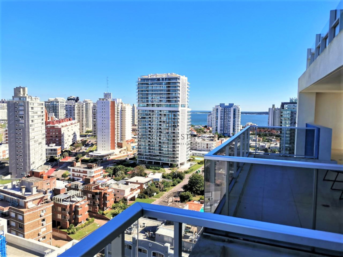 Apartamento ID.2289 - Excelente Penthouse en venta- 3 dormitorios en  zona BRAVA, Punta del este