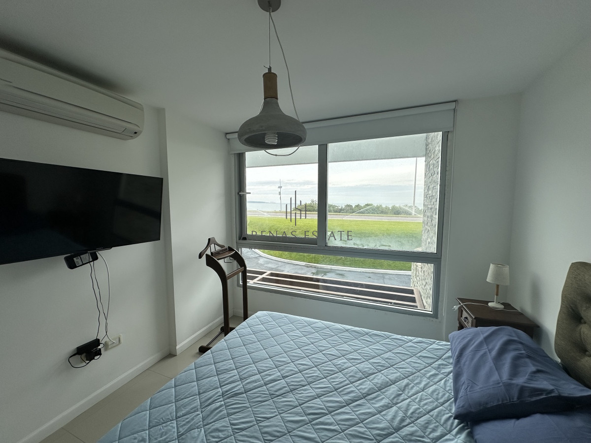 Apartamento ID.2290 - Apartamento en venta de 3 dormitorios mas dependencia ubicado en prmera linea de la Mansa , Punta del Este 