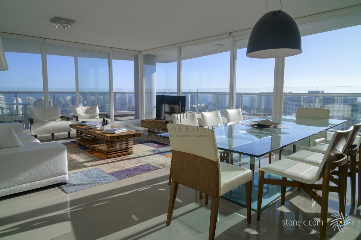 Apartamento ID.2543 - Penhouse duplex en Edificio One I en Venta- Punta del Este