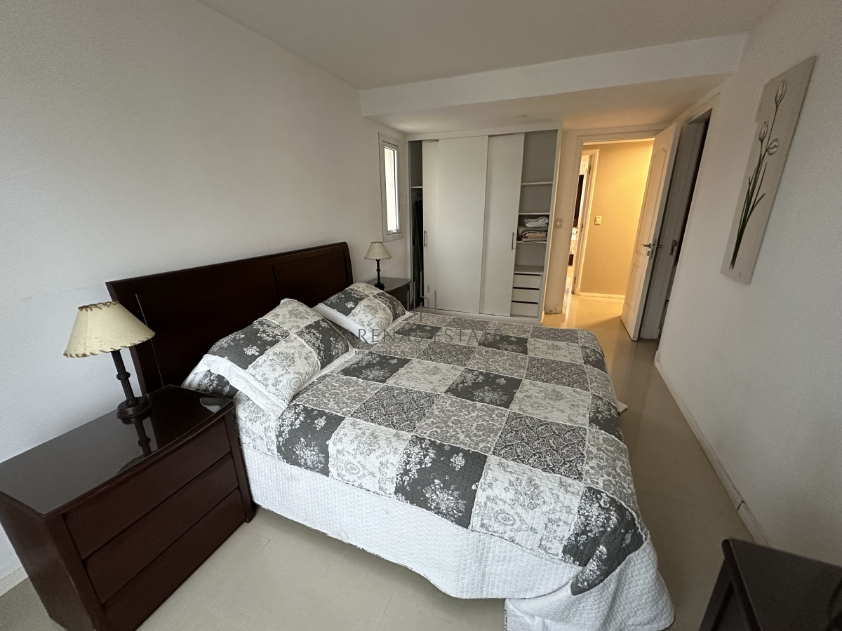 Apartamento ID.2353 - Alquiler anual de 4 dormitorios en Punta del Este 