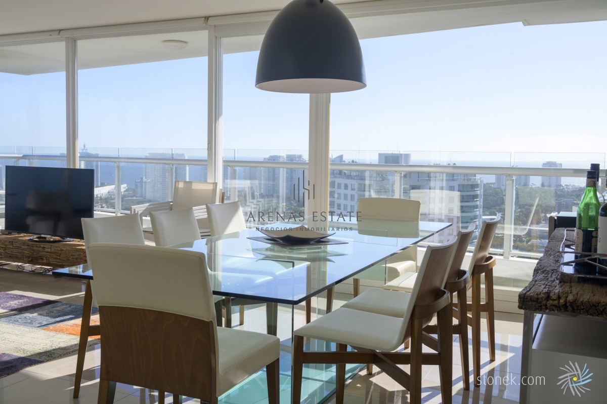 Apartamento ID.2543 - Penhouse duplex en Edificio One I en Venta- Punta del Este