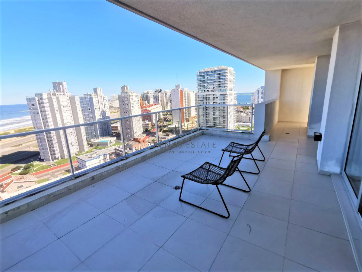 Apartamento ID.2289 - Excelente Penthouse en venta- 3 dormitorios en  zona BRAVA, Punta del este