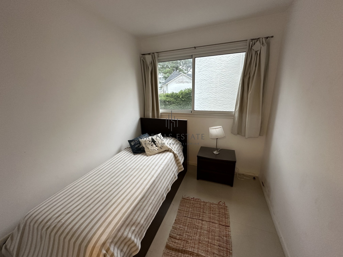 Apartamento ID.2353 - Alquiler anual de 4 dormitorios en Punta del Este 