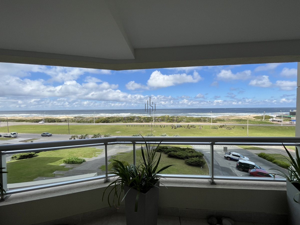 Apartamento ID.2491 - Lujoso apartamento en VENTA, Brava, Punta del Este