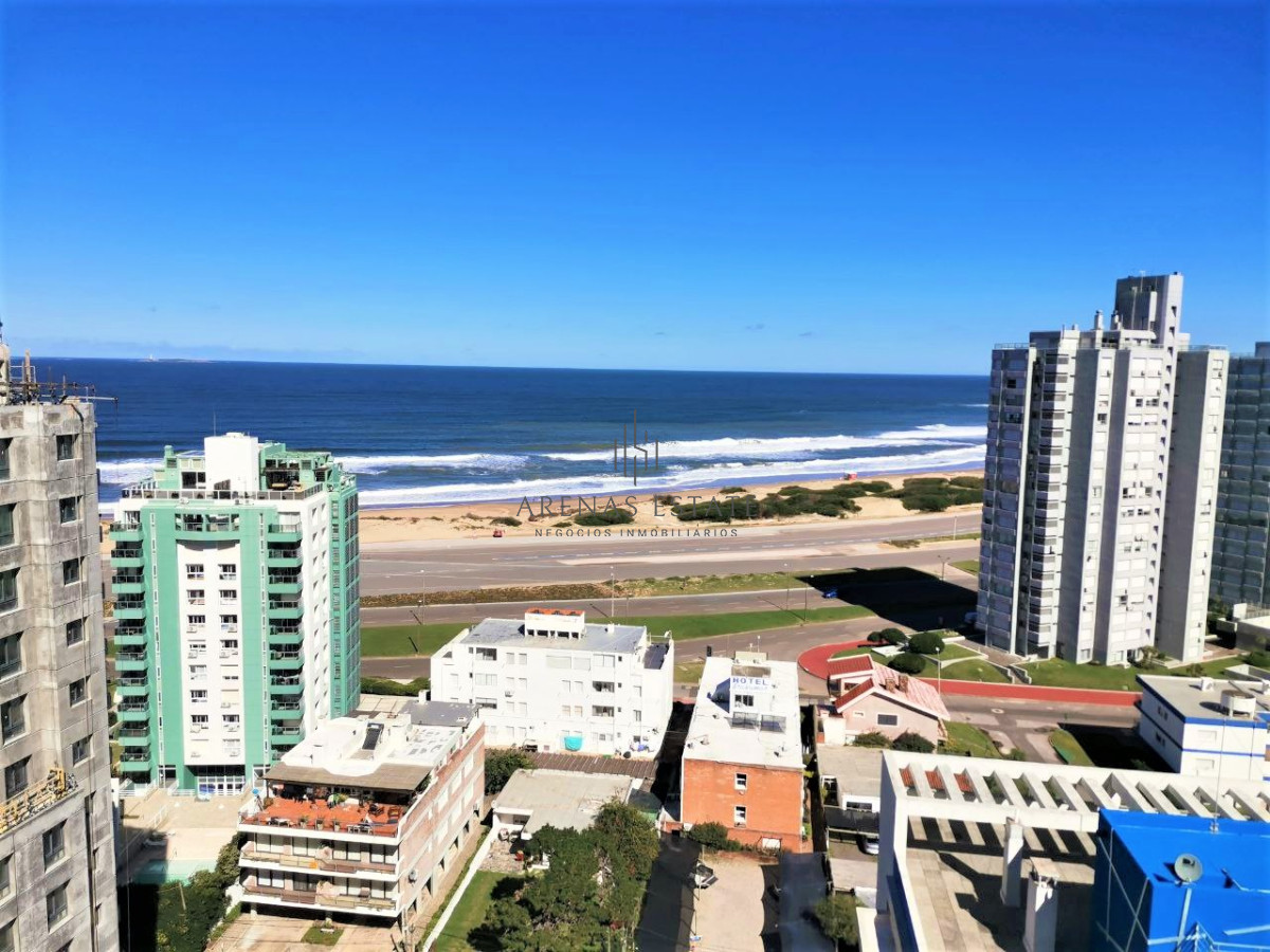 Apartamento ID.2289 - Excelente Penthouse en venta- 3 dormitorios en  zona BRAVA, Punta del este