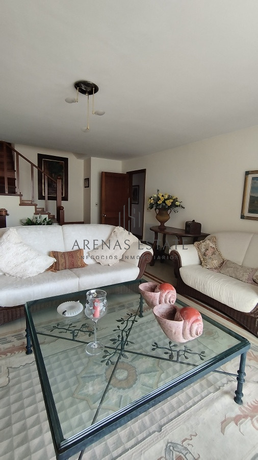 Apartamento ID.2455 - Duplex en venta de 3 dormitorios y gran barbacoa en PENÍNSULA- PUNTA DEL ESTE