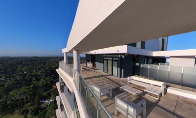 Penhouse duplex en Edificio One I en Venta- Punta del Este