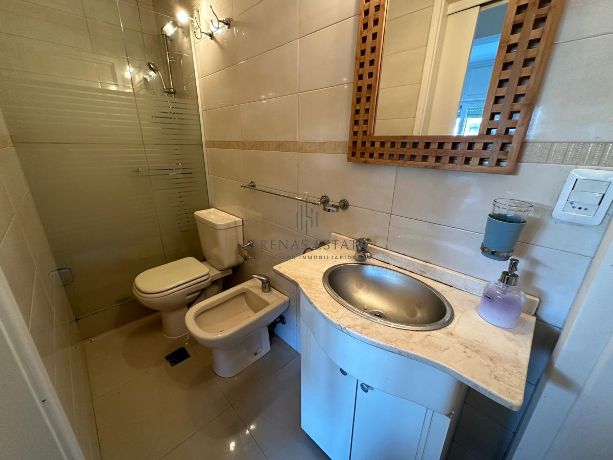 Casa ID.3652 - PUNTA DEL ESTE, zona MANSA a pasos del mar -alquiler anual de 3 dormitorios