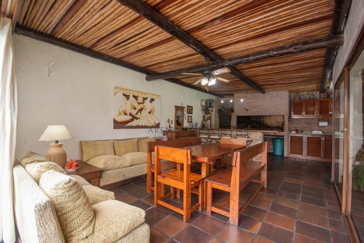 Casa ID.2441 - Casa en Venta en Pinares , Punta del Este 