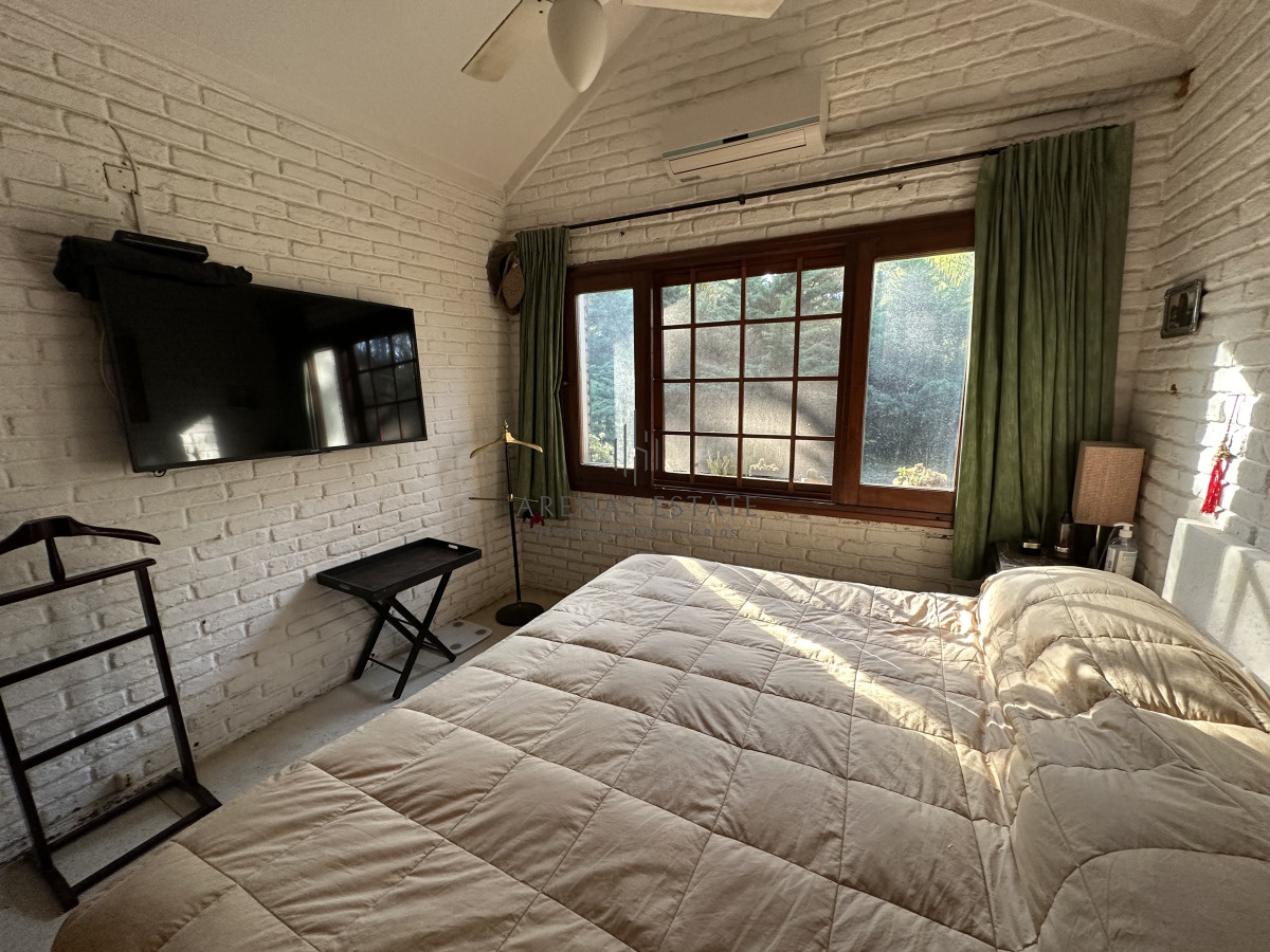 Casa ID.3254 - Casa en alquiler de 4 dormitorios ENERO Punta del Este 