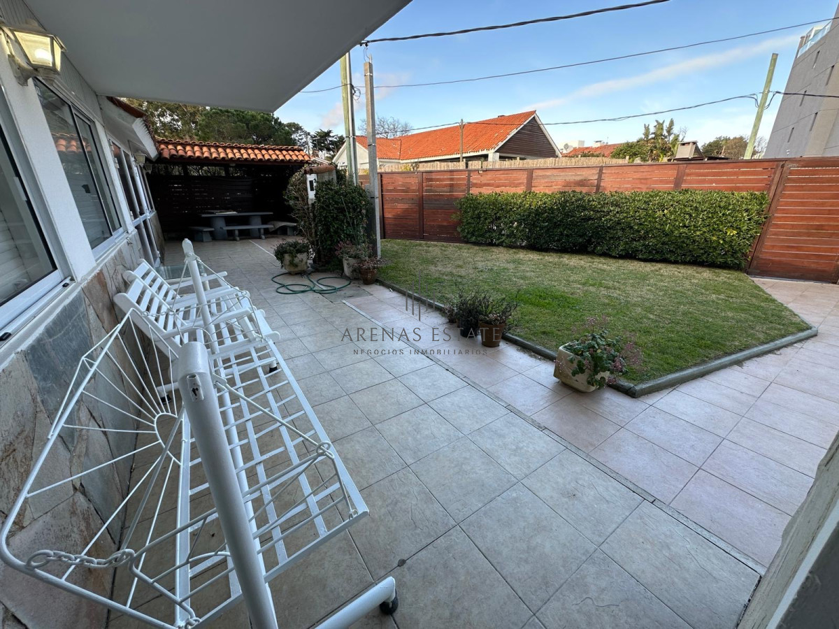 Casa ID.3652 - PUNTA DEL ESTE, zona MANSA a pasos del mar -alquiler anual de 3 dormitorios
