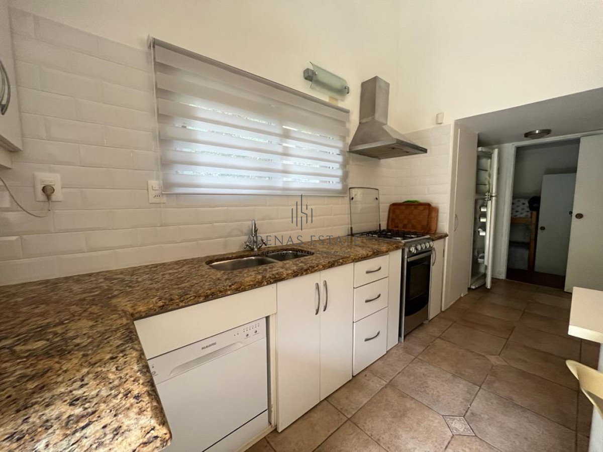 Casa ID.2875 - ALQUILER ANUAL Y EN VENTA CASA EN BARRIO SAN RAFAEL - 4 DORMITORIOS Y PISCINA 