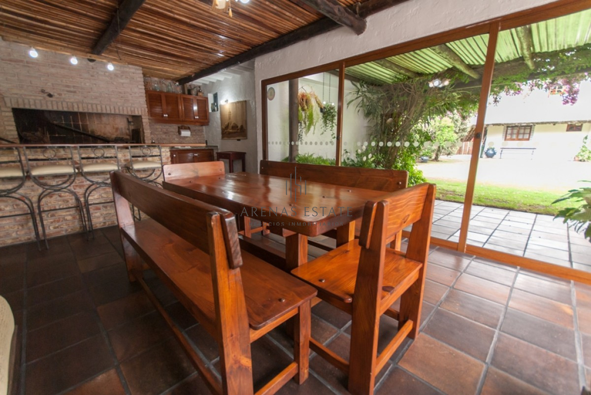 Casa ID.2441 - Casa en Venta en Pinares , Punta del Este 