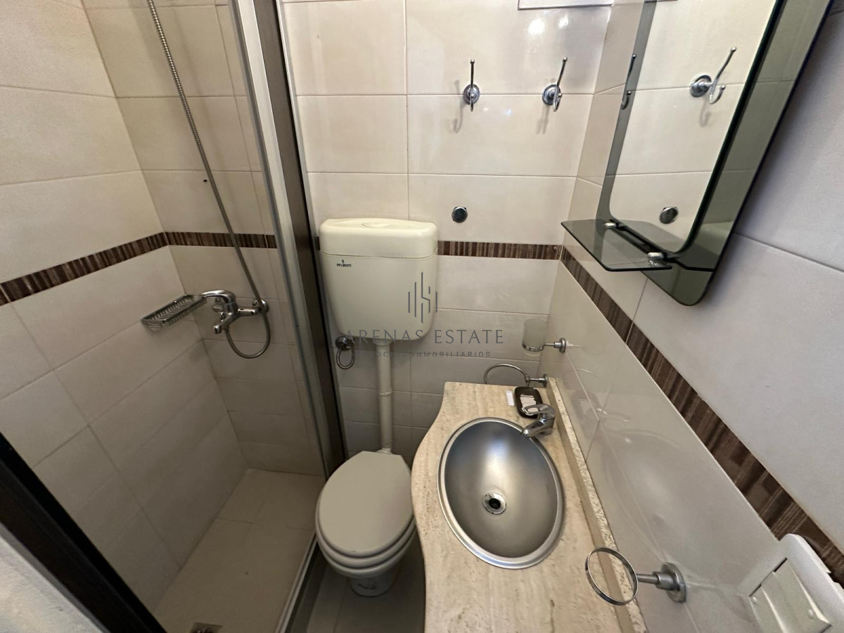 Casa ID.3652 - PUNTA DEL ESTE, zona MANSA a pasos del mar -alquiler anual de 3 dormitorios