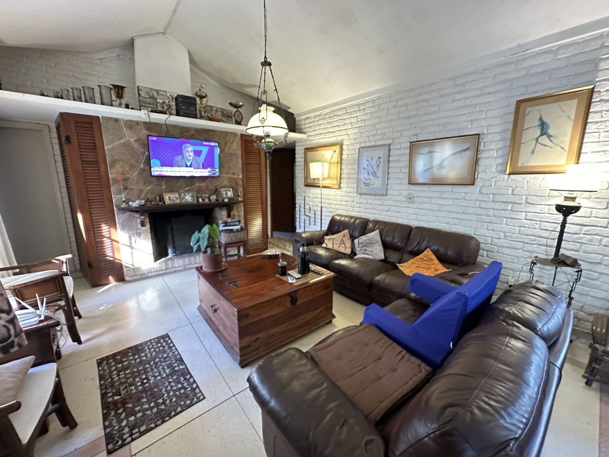 Casa ID.3254 - Casa en alquiler de 4 dormitorios ENERO Punta del Este 