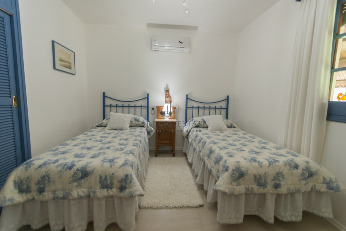 Casa ID.2441 - Casa en Venta en Pinares , Punta del Este 